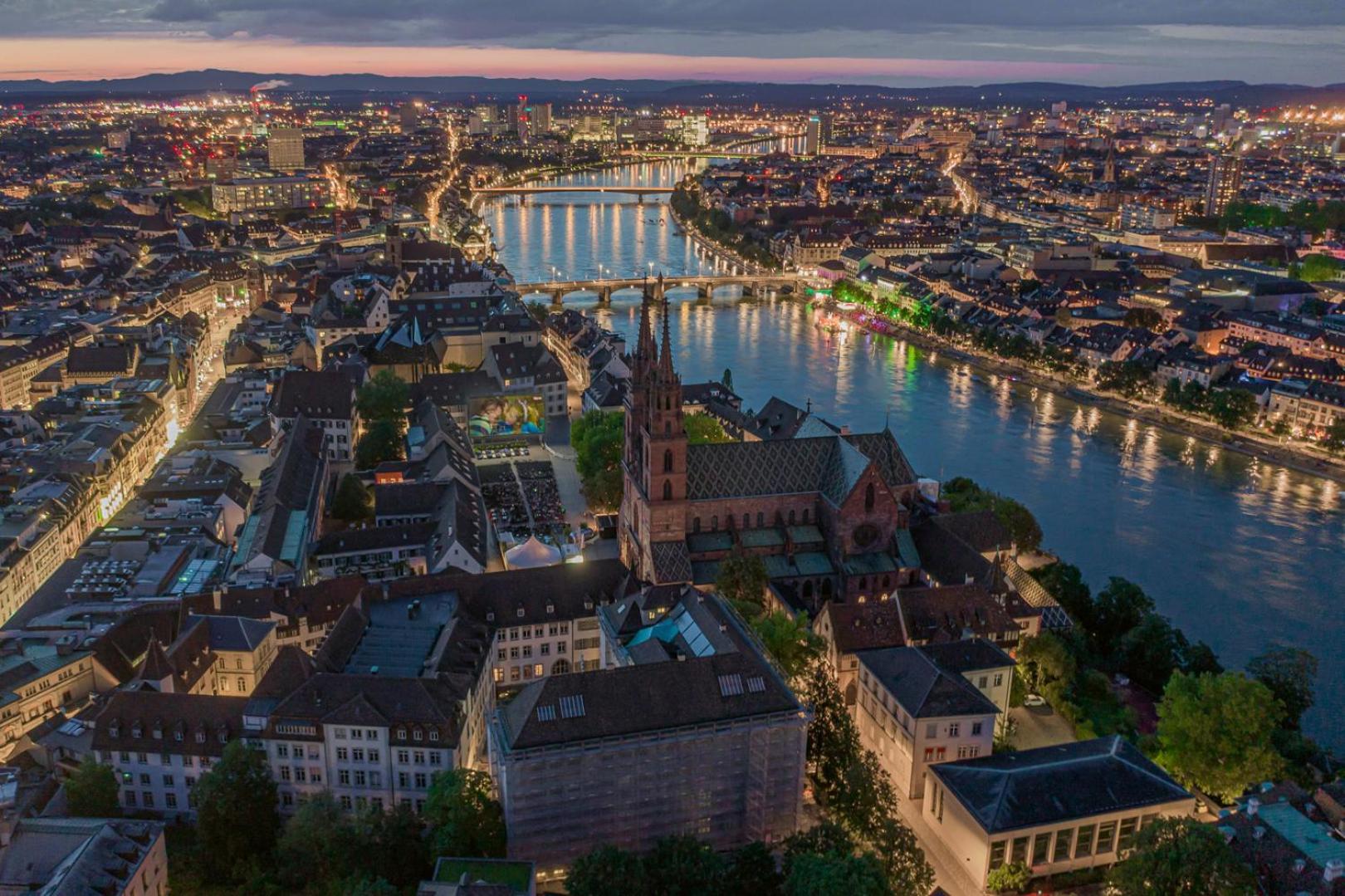 Special Blue Tiger Basel, Messe Kleinbasel 10-star Apartamento *